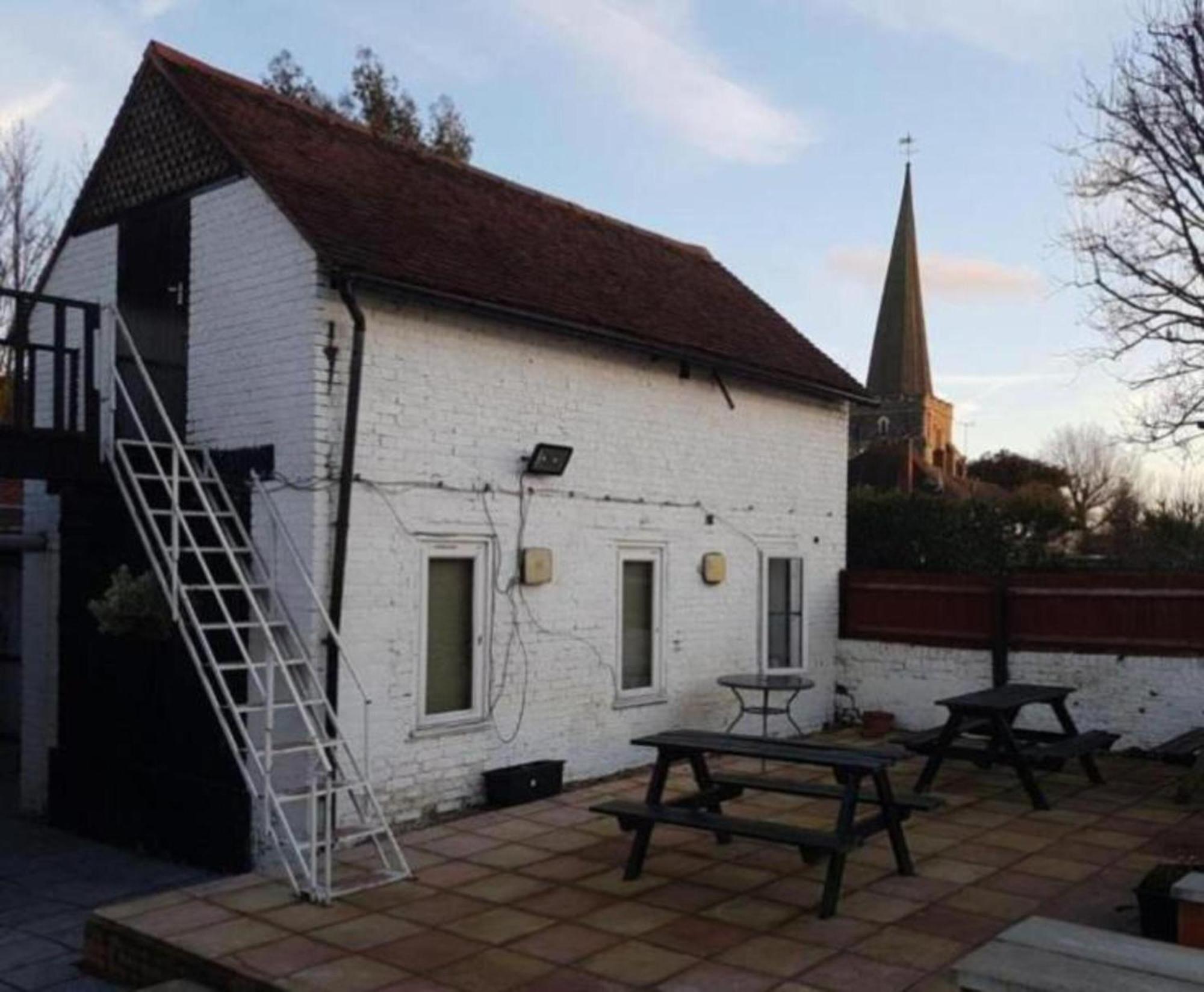 Swan Inn, Heathrow Airport Stanwell Esterno foto
